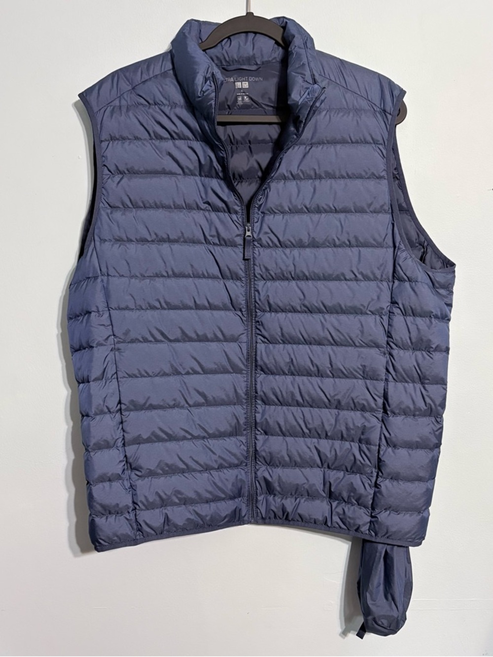 Uniqlo Men’s XL Ultralight Down Puffer Vest - Navy Blue, water resistant